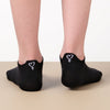 Lot de 5 chaussettes femme à languette avec broderies sororité. Symboles Girl Power, cœur-mains, féminin. Taille 35-41. Douces, confortables, engagées.