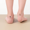 Lot de 5 chaussettes femme à languette avec broderies sororité. Symboles Girl Power, cœur-mains, féminin. Taille 35-41. Douces, confortables, engagées.
