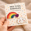 Lot de 2 pin's : nuage blanc souriant et arc en ciel multicolore