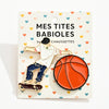 Lot de 2 pin's ballon de basket et skateur. 