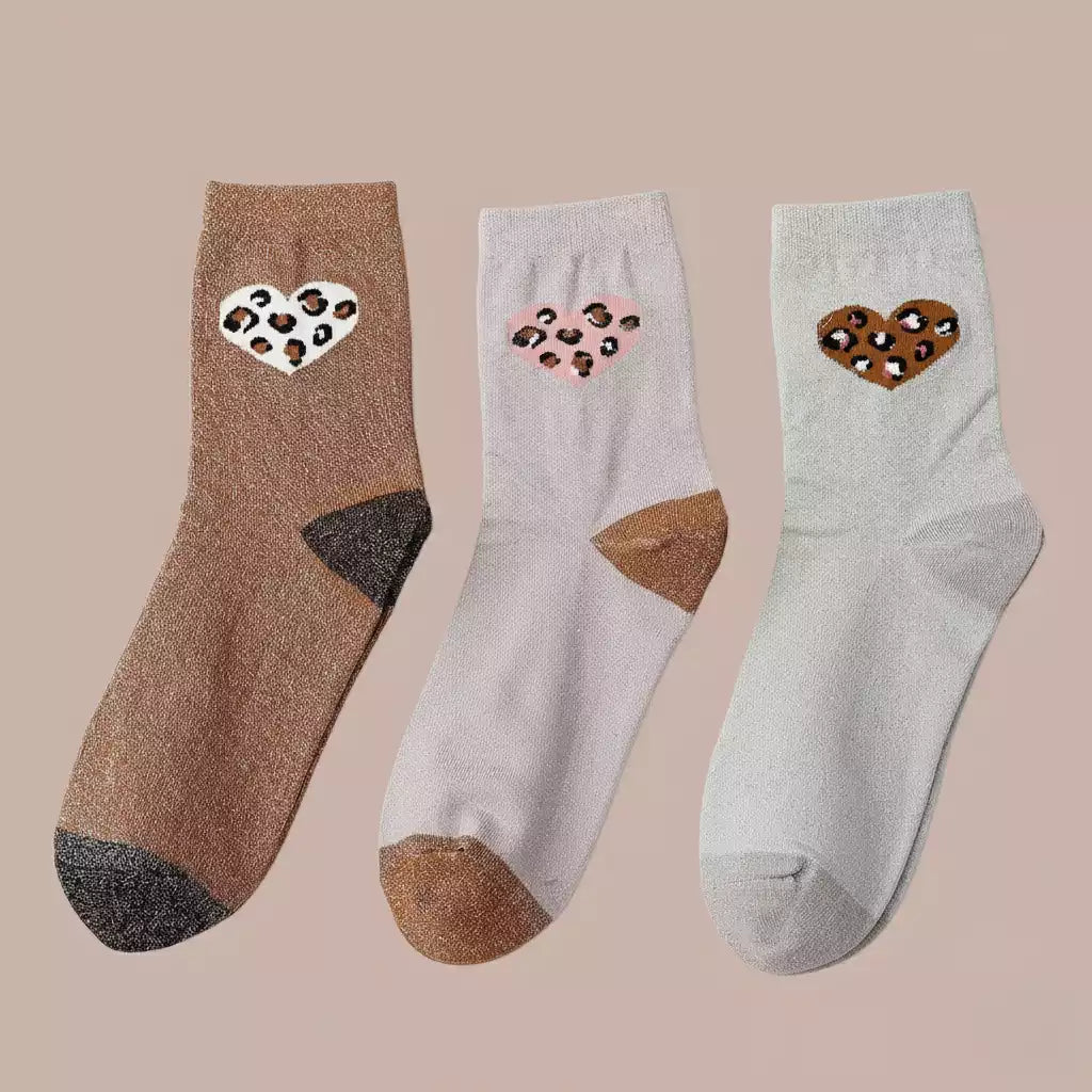 Lot de 3 chaussettes lurex, pointe et talon contrastés, coeur imprimé léopard sur le côté. 