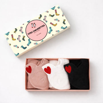Lot de 3 chaussettes rose blanches et noir en coton à languette cœur rouge pour femme | Chaussettes douces et respirantes | Fabriquées à partir de matériaux de haute qualité | Un cadeau parfait pour les femmes de tous âges
