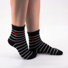Chaussettes noires en coton rayées avec un petit cœur brodé | Chaussettes confortables et élégantes | Idéales pour le quotidien ou les occasions spéciales | Disponibles en plusieurs couleurs