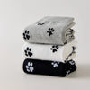 Lot de 3 chaussettes montantes avec motifs pattes de chat. Coloris sobres, confortables, en coton majoritaire. Idéales au quotidien avec tout type de chaussures…