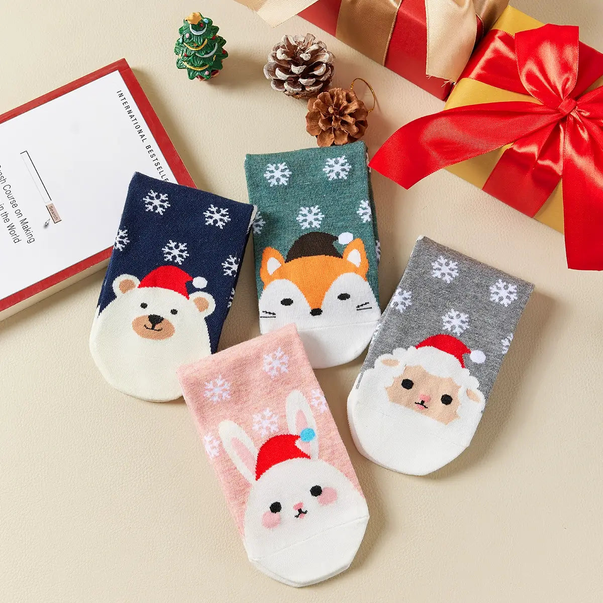 Lot de chaussettes de noël motif flocons et tête d'animal portant un bonnet de noël : ours, renard, mouton, lapin