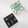 Lot de 5 chaussettes paillettes et fêtes. Lurex argenté noir. Motifs festifs bridés : coupes de champagne, boule à facettes, verre à cocktail, invitation, chaussures à talon. Joli coffret carton Tites Chaussettes. Idéales pour les fêtes et pour offrir. 