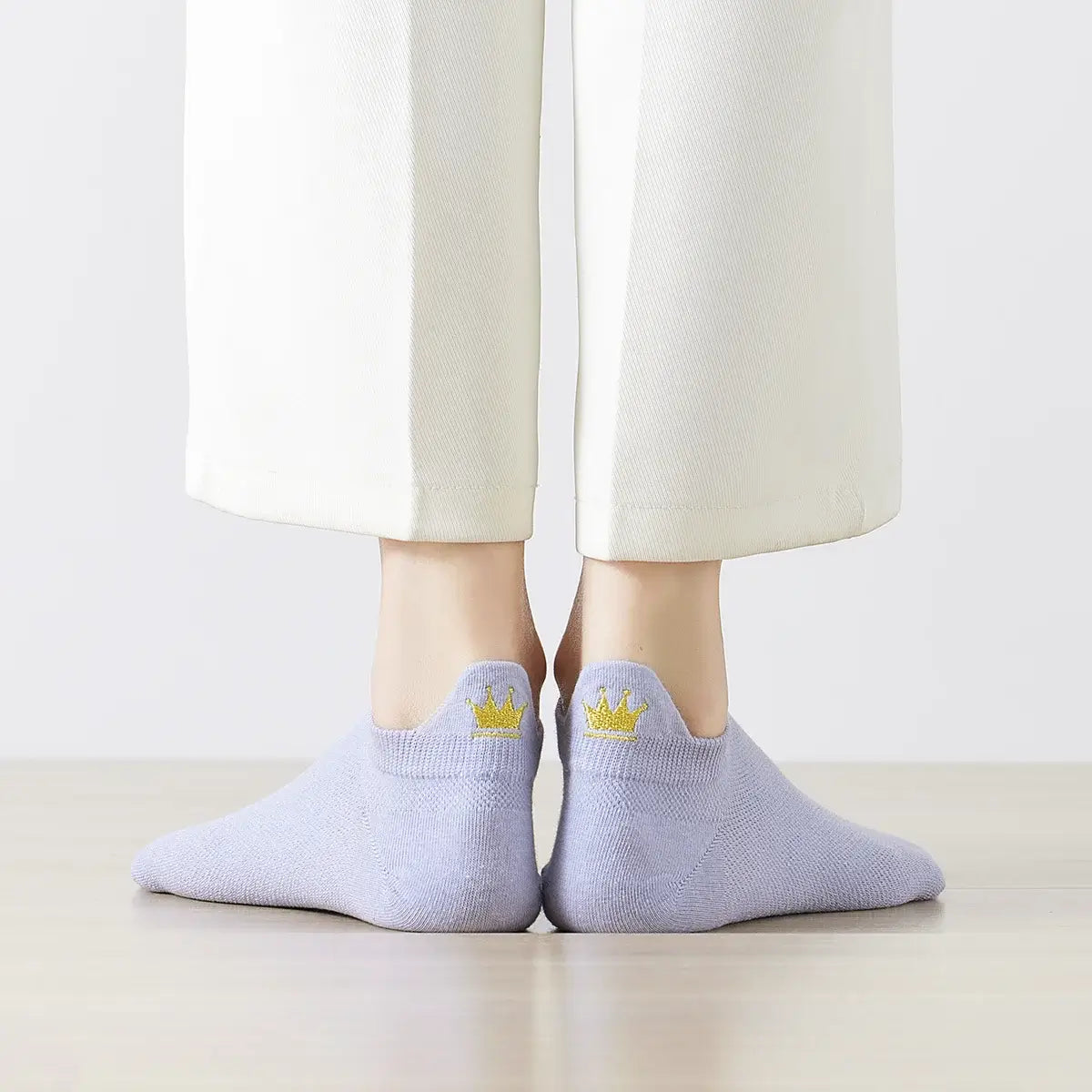 Lot de 5 chaussettes avec languette et couronne dorée.