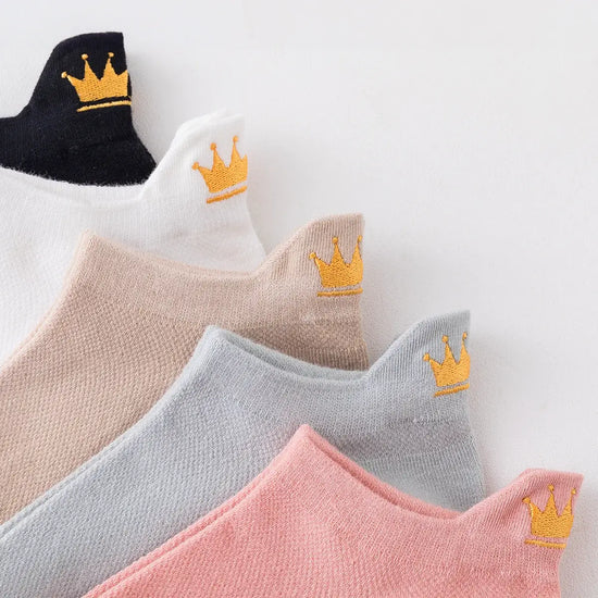 Lot de 5 chaussettes avec languette et couronne dorée.