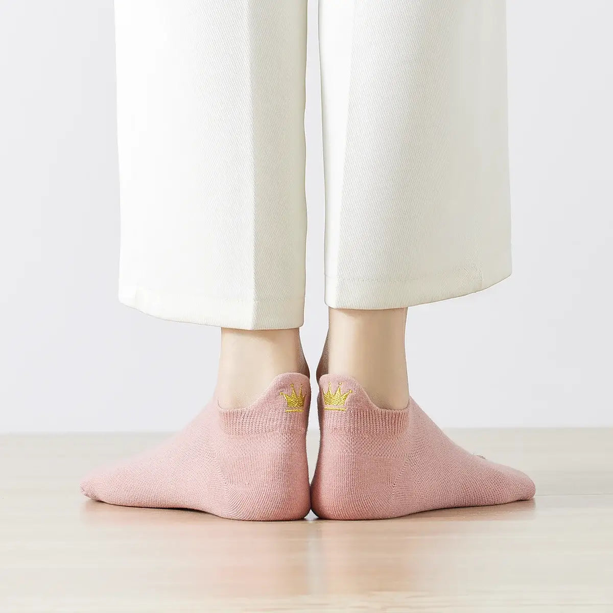 Lot de 5 chaussettes avec languette et couronne dorée.