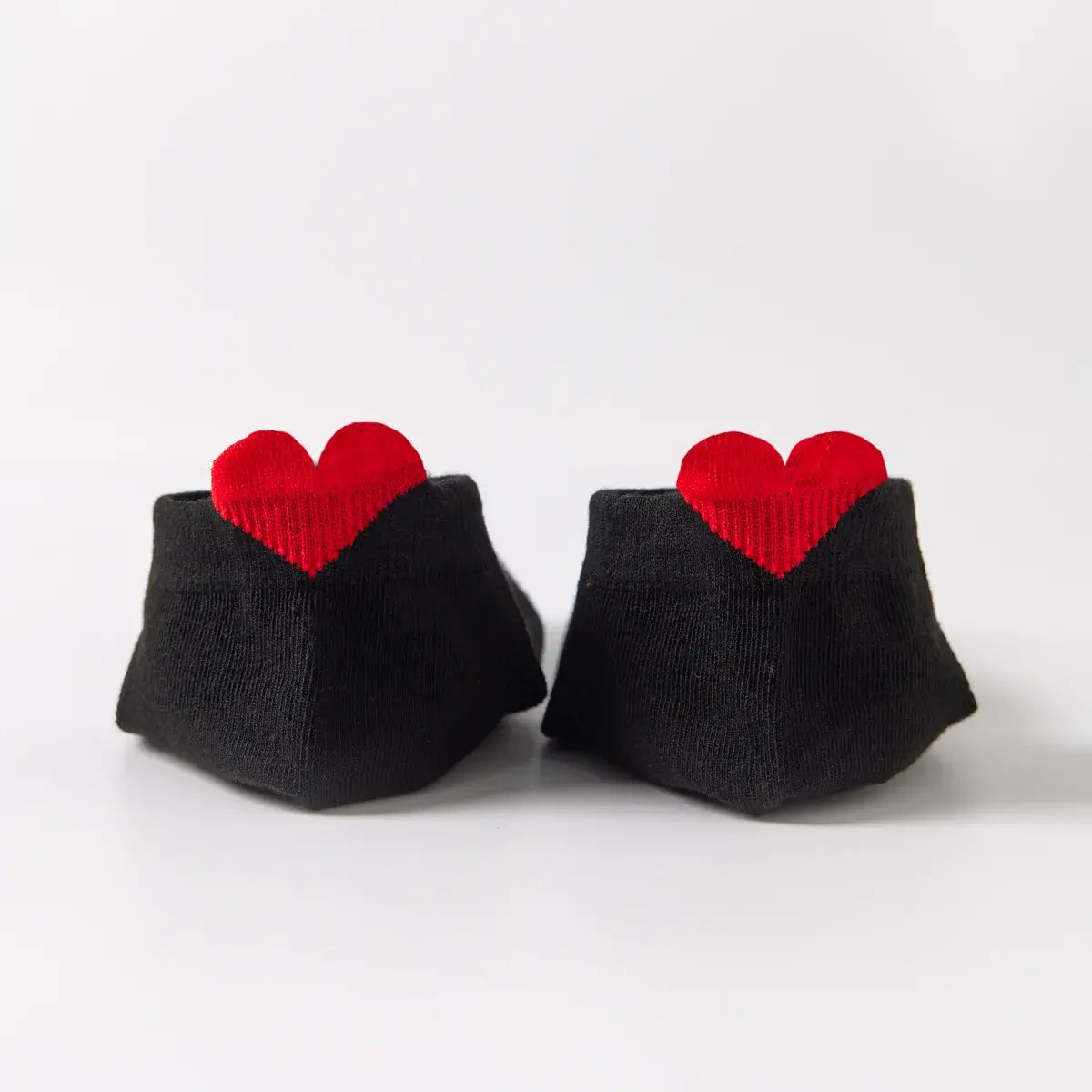 Lot de 5 socquettes unies avec languette cœur brodé.