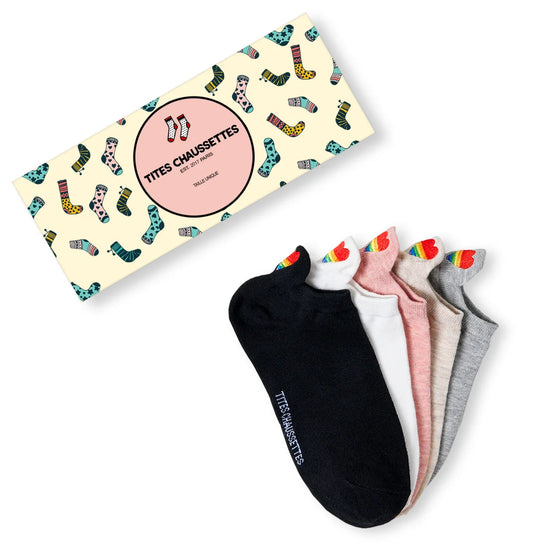 Lot de 5 chaussettes avec languette cœur arc-en-ciel.
