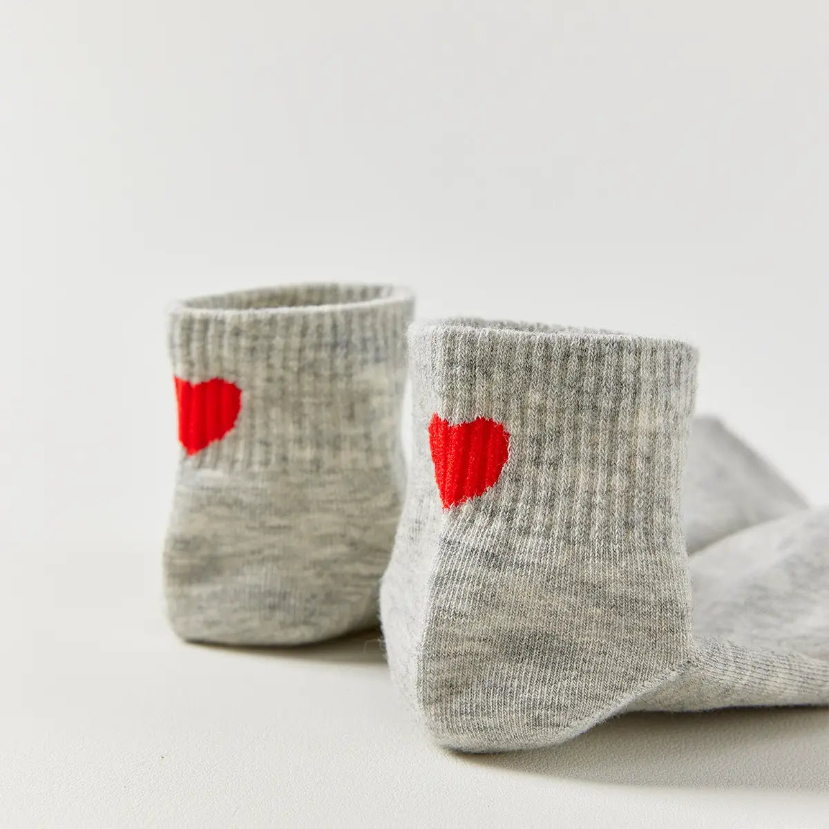 Lot de 5 chaussettes mi-hautes avec cœur rouge au talon