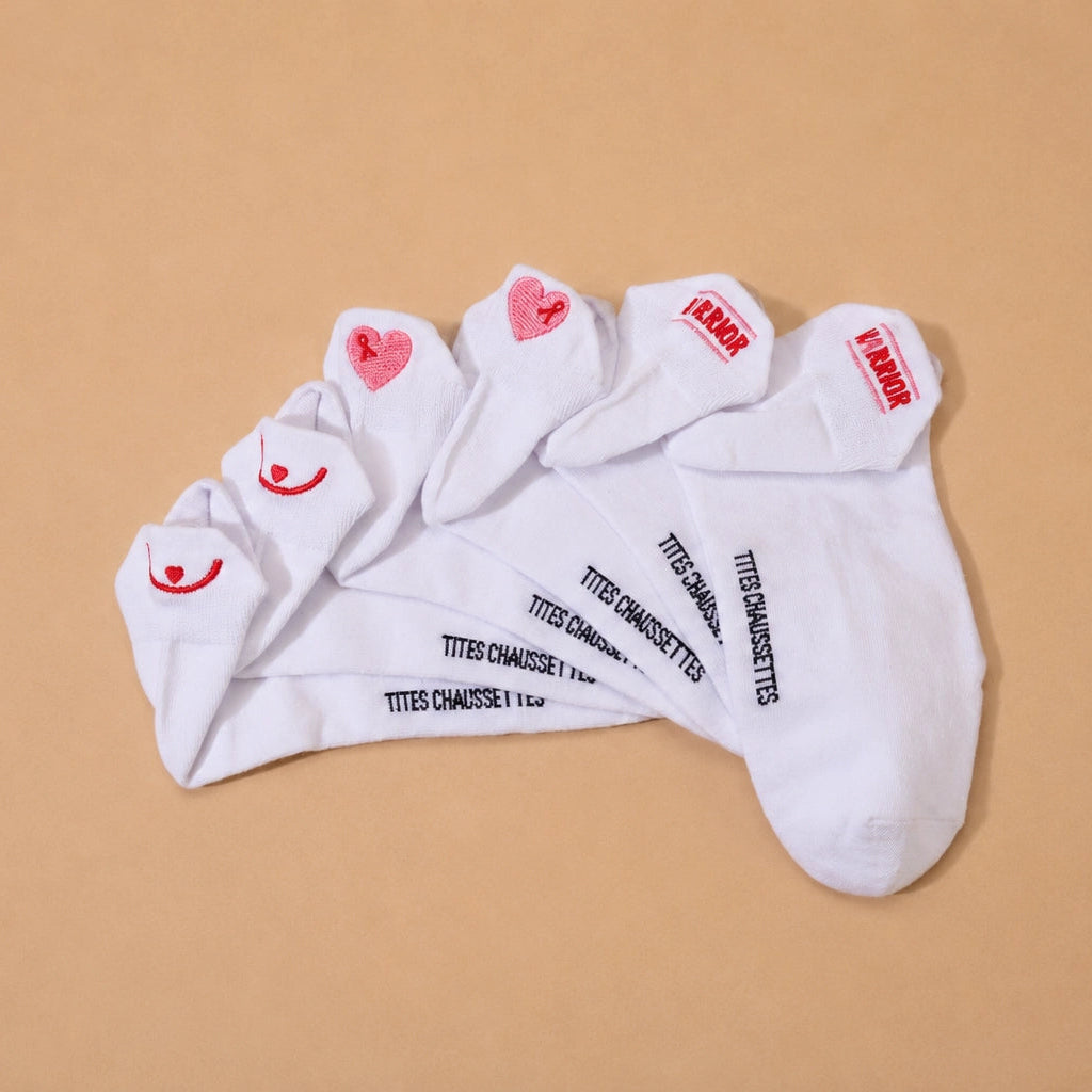 Lot de 3 chaussettes languette Octobre Rose. 20 % des ventes reversés à Ruban Rose. Chaussettes solidaires, confortables et brodées de symboles engagés.