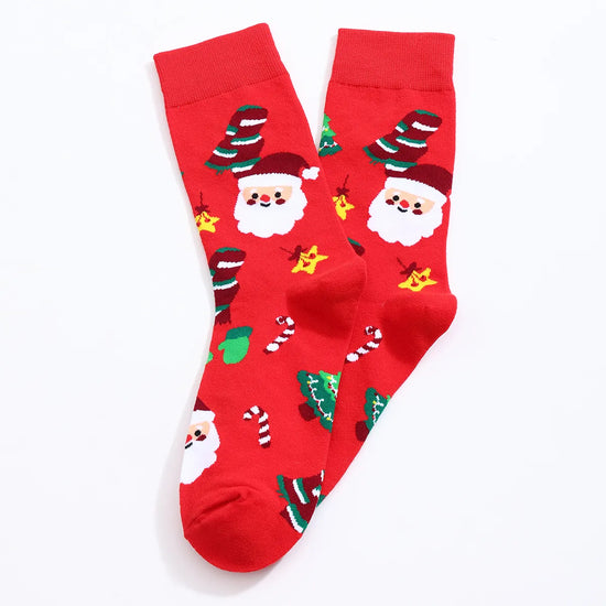 Chaussettes de Noël homme vendues à l’unité. Trois modèles festifs au choix : Père Noël, bonhomme de neige ou rouge décoré. Taille 38-45, confortables.