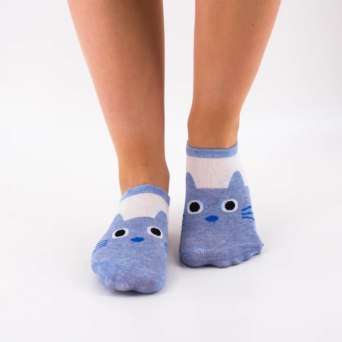 Socquettes basses, motif tête de chat sur le devant du pied, coloris blanc & bleu