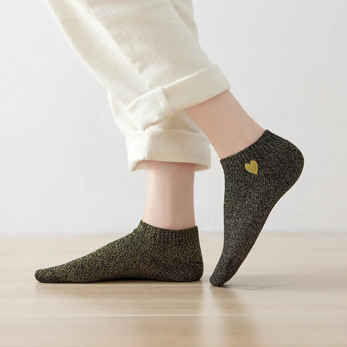 Chaussettes doré lurex à paillette à motif coeur doré pour femmes | Chaussettes douces et confortables | Fabriquées à partir de matériaux de haute qualité | Un cadeau parfait pour les femmes de tous âges