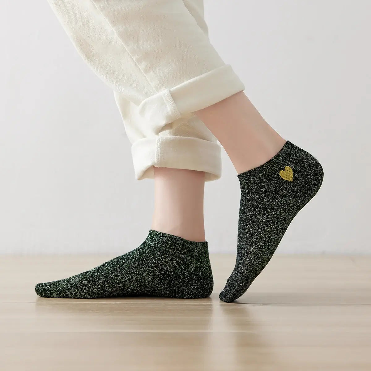 Chaussettes verte lurex à paillette à motif coeur doré pour femmes | Chaussettes douces et confortables | Fabriquées à partir de matériaux de haute qualité | Un cadeau parfait pour les femmes de tous âges