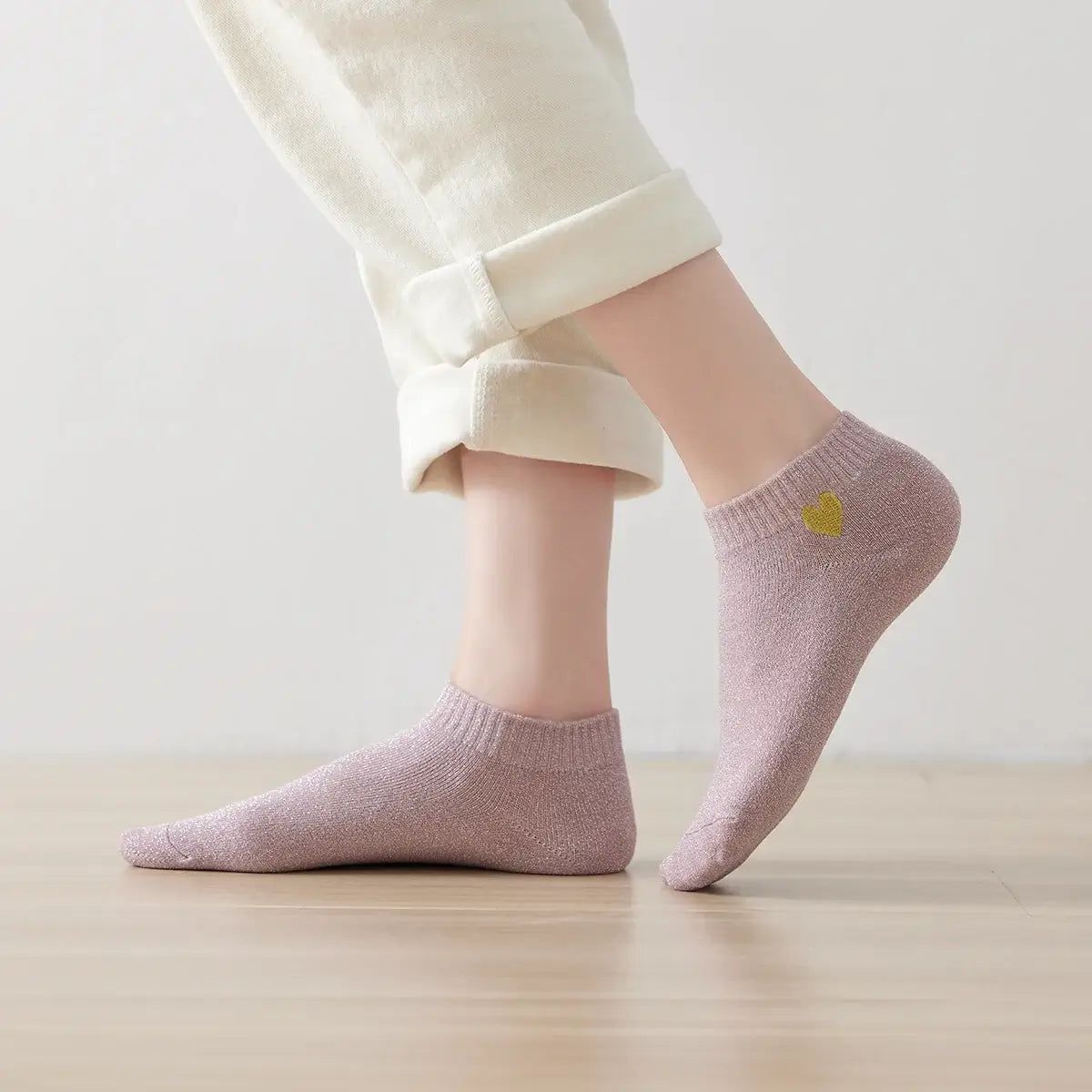 Chaussettes rose lurex à paillette à motif coeur doré pour femmes | Chaussettes douces et confortables | Fabriquées à partir de matériaux de haute qualité | Un cadeau parfait pour les femmes de tous âges